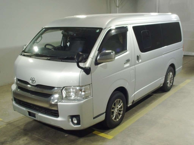 TOYOTA HIACE