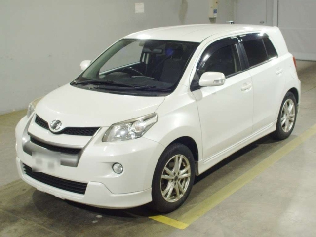 TOYOTA IST
