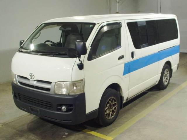 TOYOTA HIACE VAN