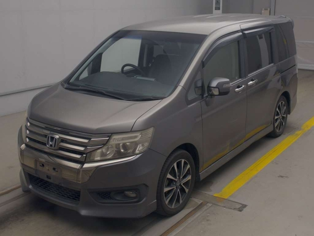 HONDA STEP WAGON 2013