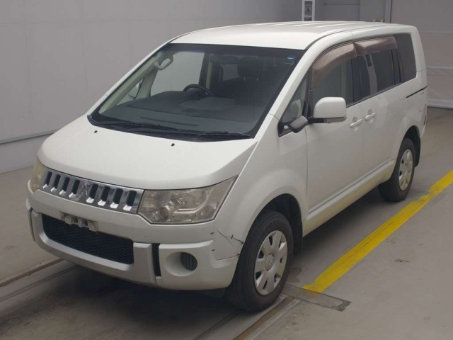 MITSUBISHI DELICA D5
