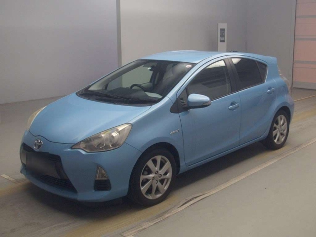 TOYOTA AQUA 2011