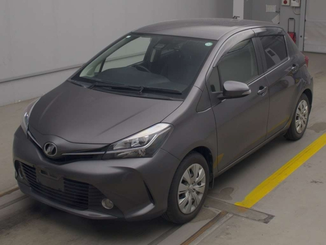 TOYOTA VITZ 2016