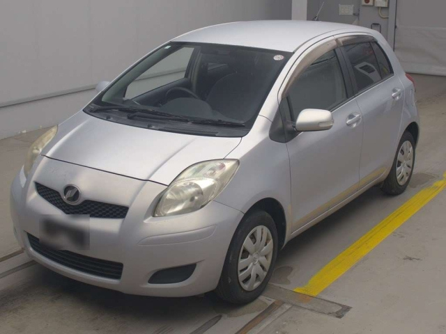 TOYOTA VITZ 2010