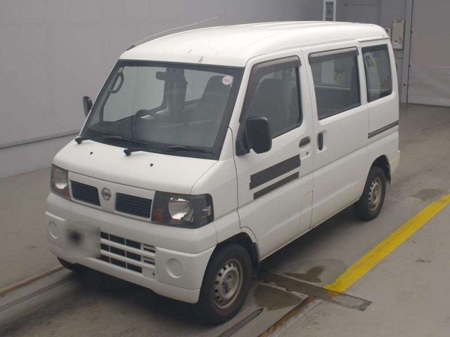 NISSAN CLIPPER VAN