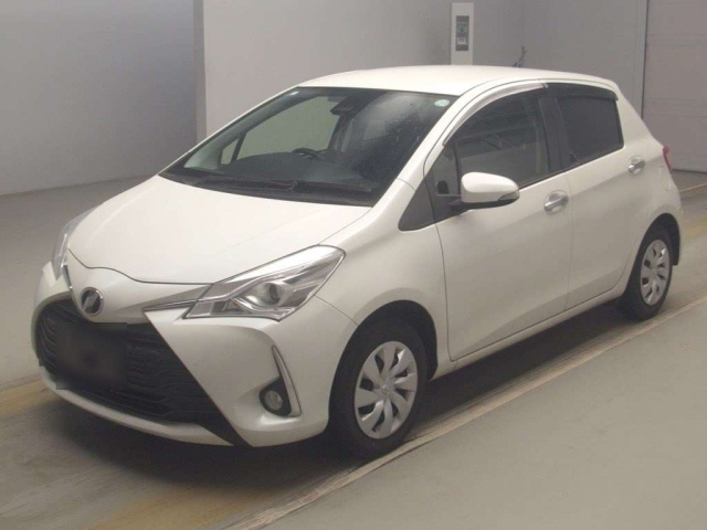 TOYOTA VITZ 2020