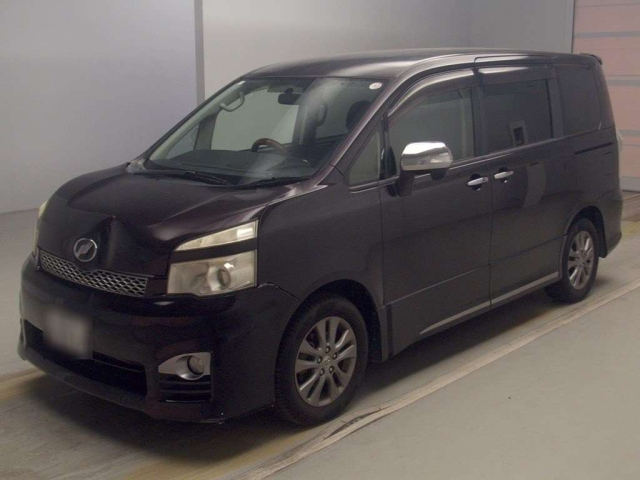 TOYOTA VOXY 2012