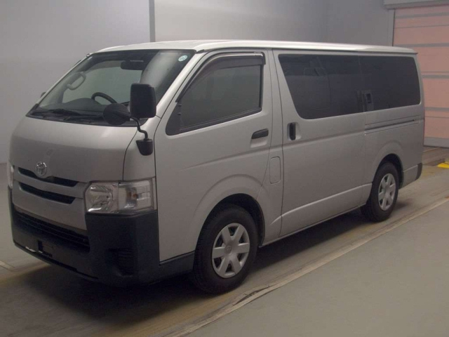 TOYOTA HIACE VAN 2017