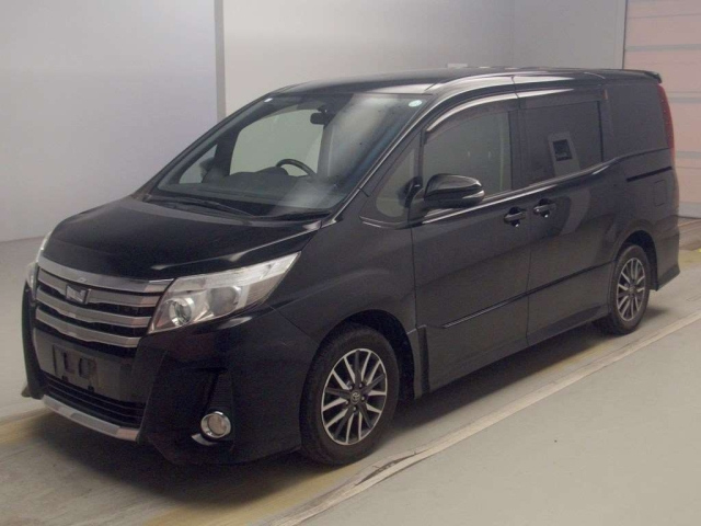 TOYOTA NOAH 2014