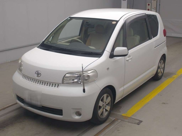 TOYOTA PORTE 2005
