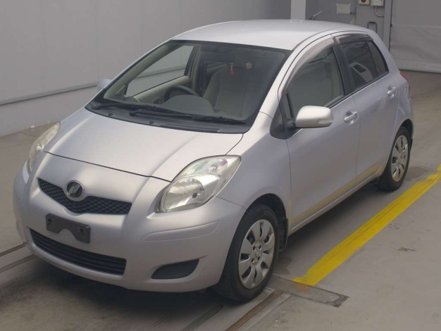 TOYOTA VITZ 2010