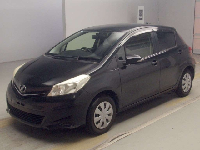 TOYOTA VITZ 2012