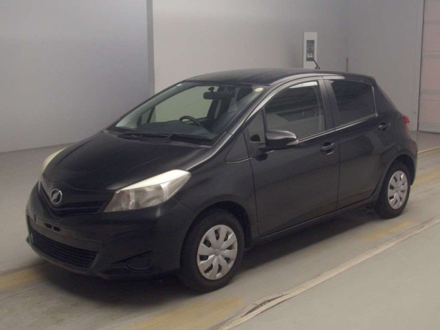 TOYOTA VITZ 2012