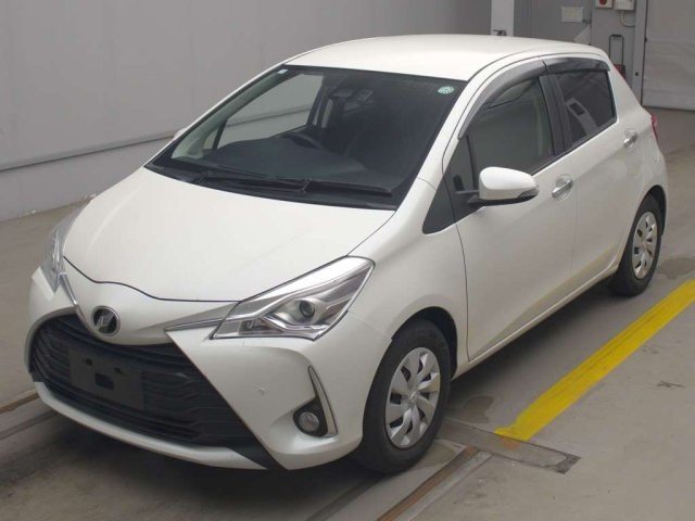 TOYOTA VITZ 2018
