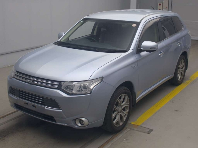 MITSUBISHI OUTLANDER PHEV 2013