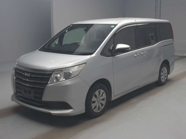 TOYOTA NOAH 2015