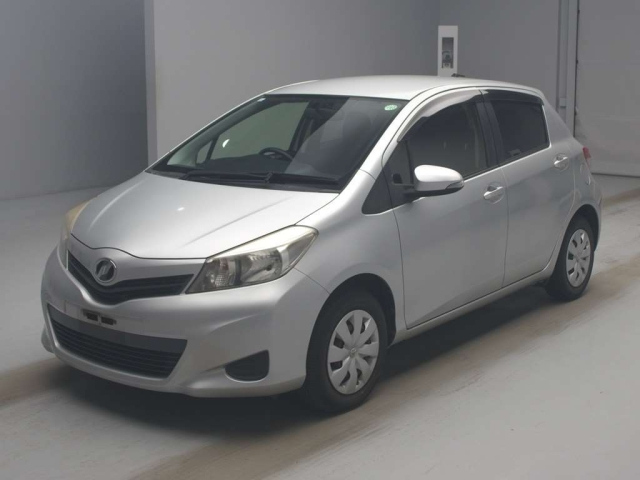 TOYOTA VITZ 2012