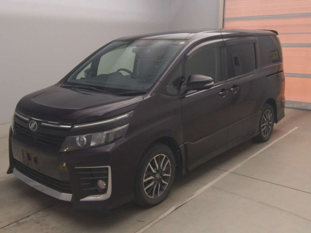 TOYOTA VOXY 2014
