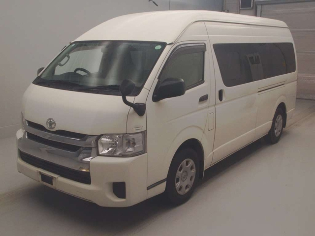 TOYOTA HIACE VAN 2016