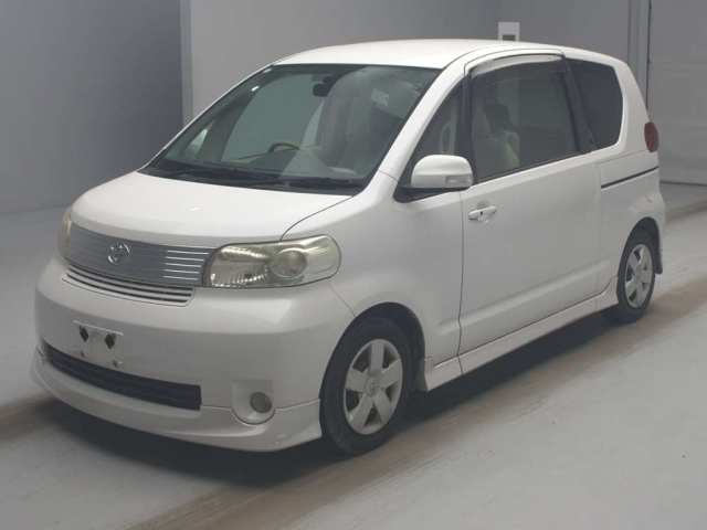 TOYOTA PORTE 2010