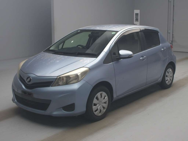 TOYOTA VITZ 2013