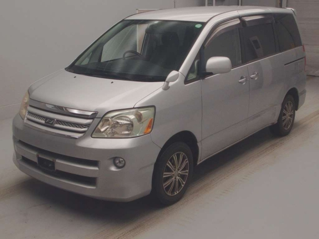 TOYOTA NOAH 2006