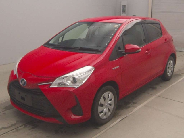 TOYOTA VITZ 2017