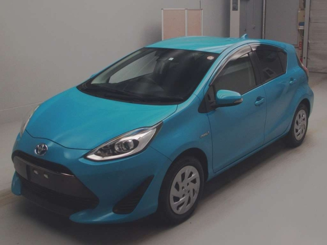 TOYOTA AQUA 2018