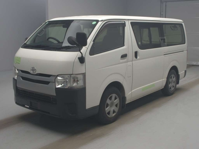 TOYOTA HIACE VAN 2013