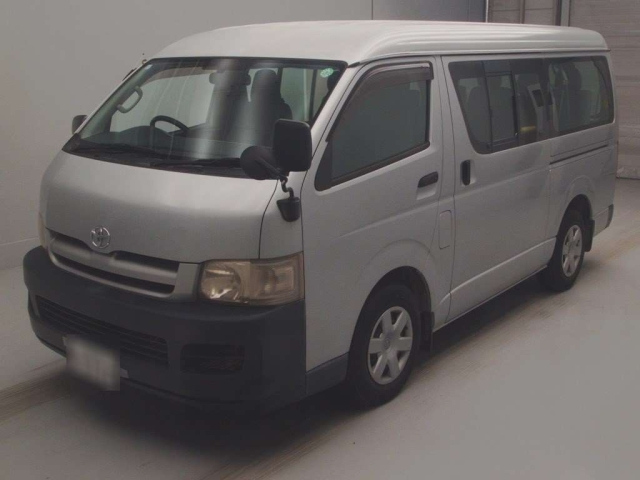 TOYOTA HIACE 2005