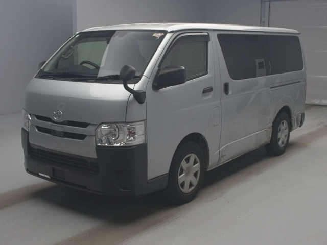 TOYOTA HIACE VAN 2020