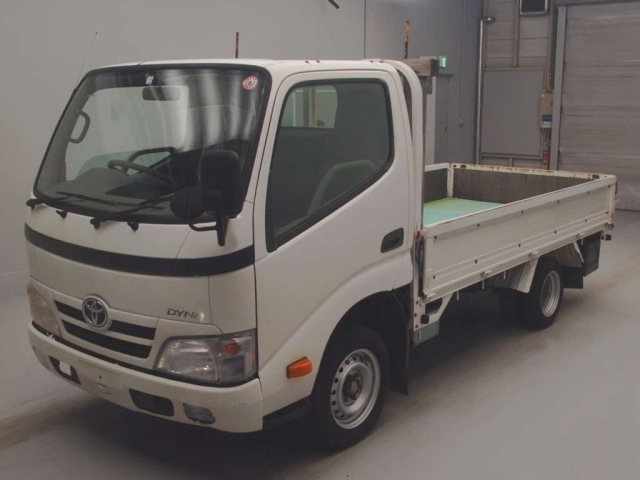 TOYOTA DYNA 2010