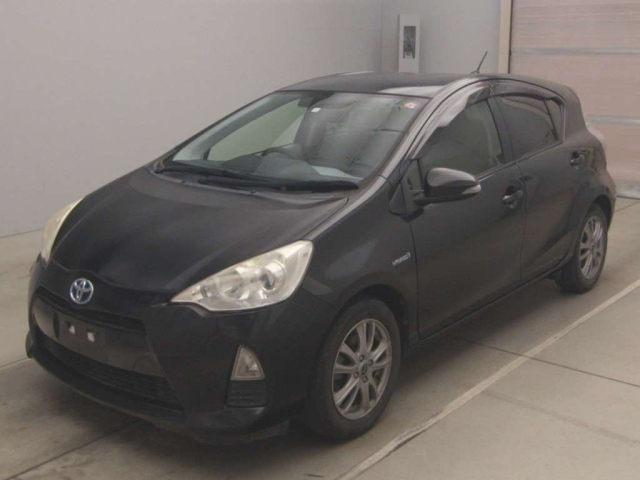 TOYOTA AQUA 2012