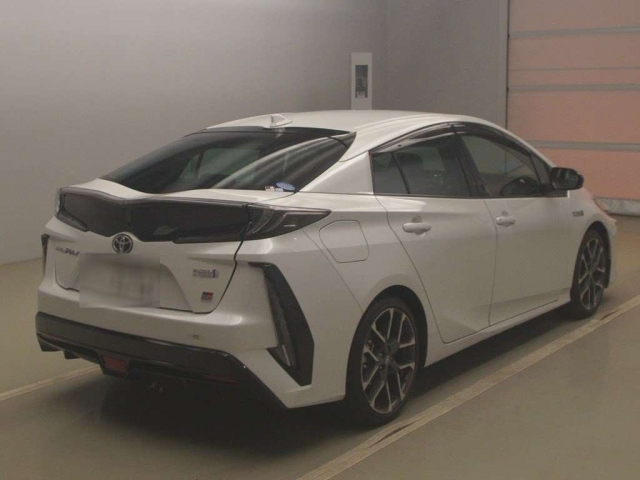 TOYOTA PRIUS PHV 2021