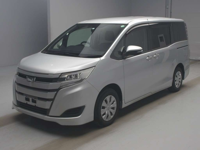 TOYOTA NOAH 2018