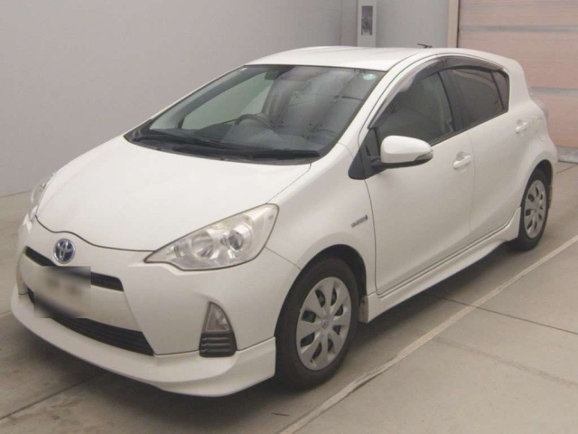 TOYOTA AQUA 2011