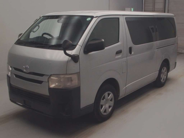 TOYOTA HIACE VAN 2017