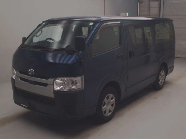 TOYOTA HIACE VAN 2020