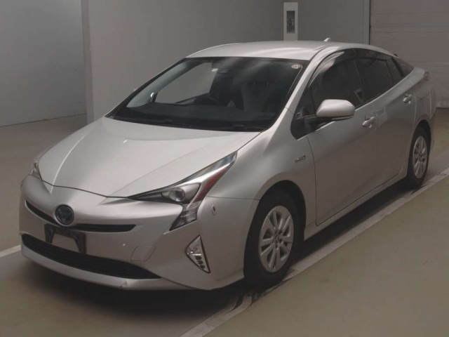 TOYOTA PRIUS 2016
