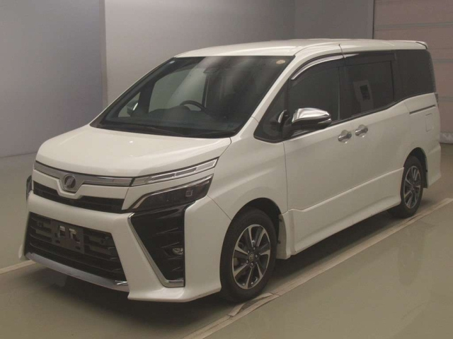 TOYOTA VOXY 2020