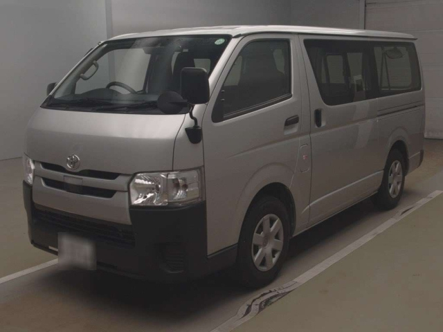 TOYOTA HIACE VAN 2019