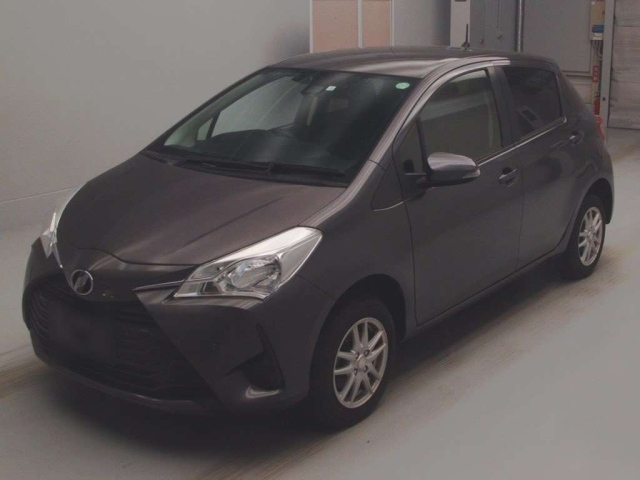 TOYOTA VITZ 2018