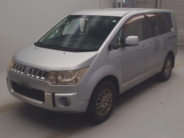 MITSUBISHI DELICA D5 2012