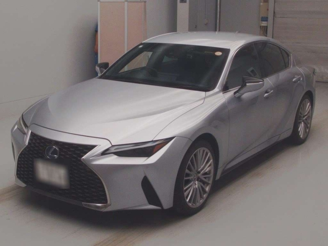 LEXUS IS 2021