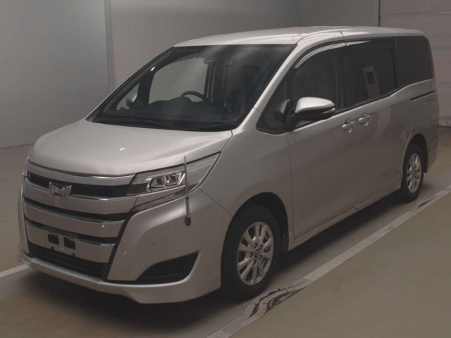 TOYOTA NOAH 2021