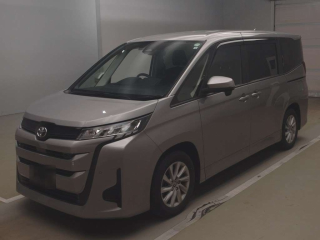 TOYOTA NOAH 2022