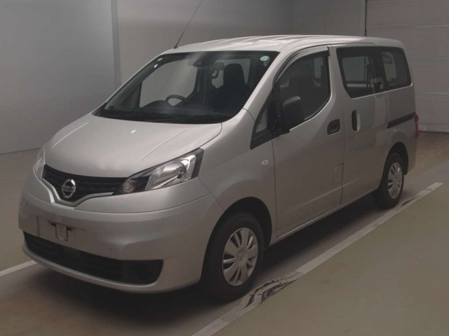 NISSAN NV200 2020