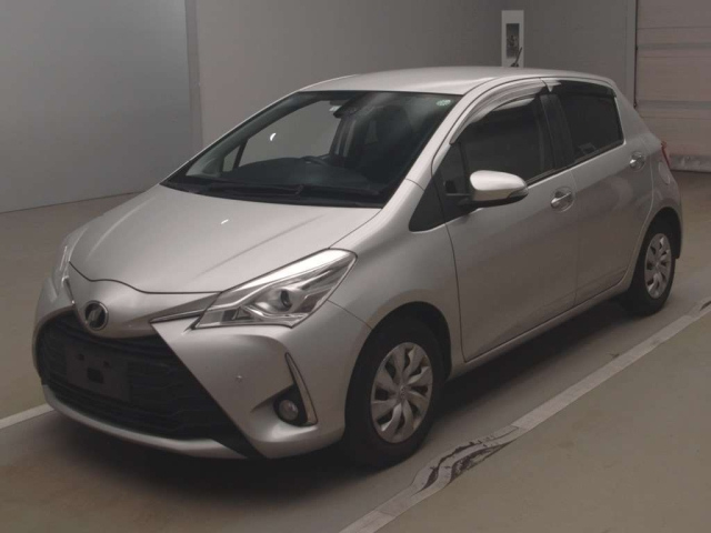 TOYOTA VITZ 2020