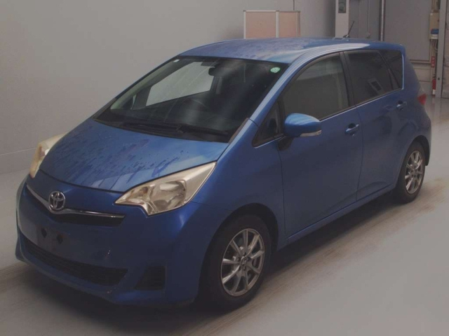 TOYOTA RACTIS 2012