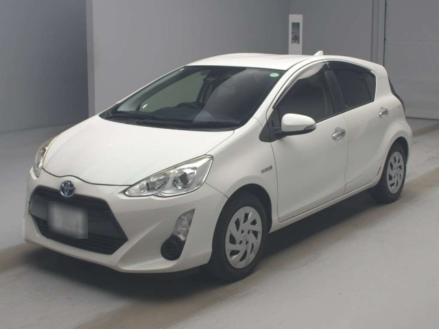 TOYOTA AQUA 2017